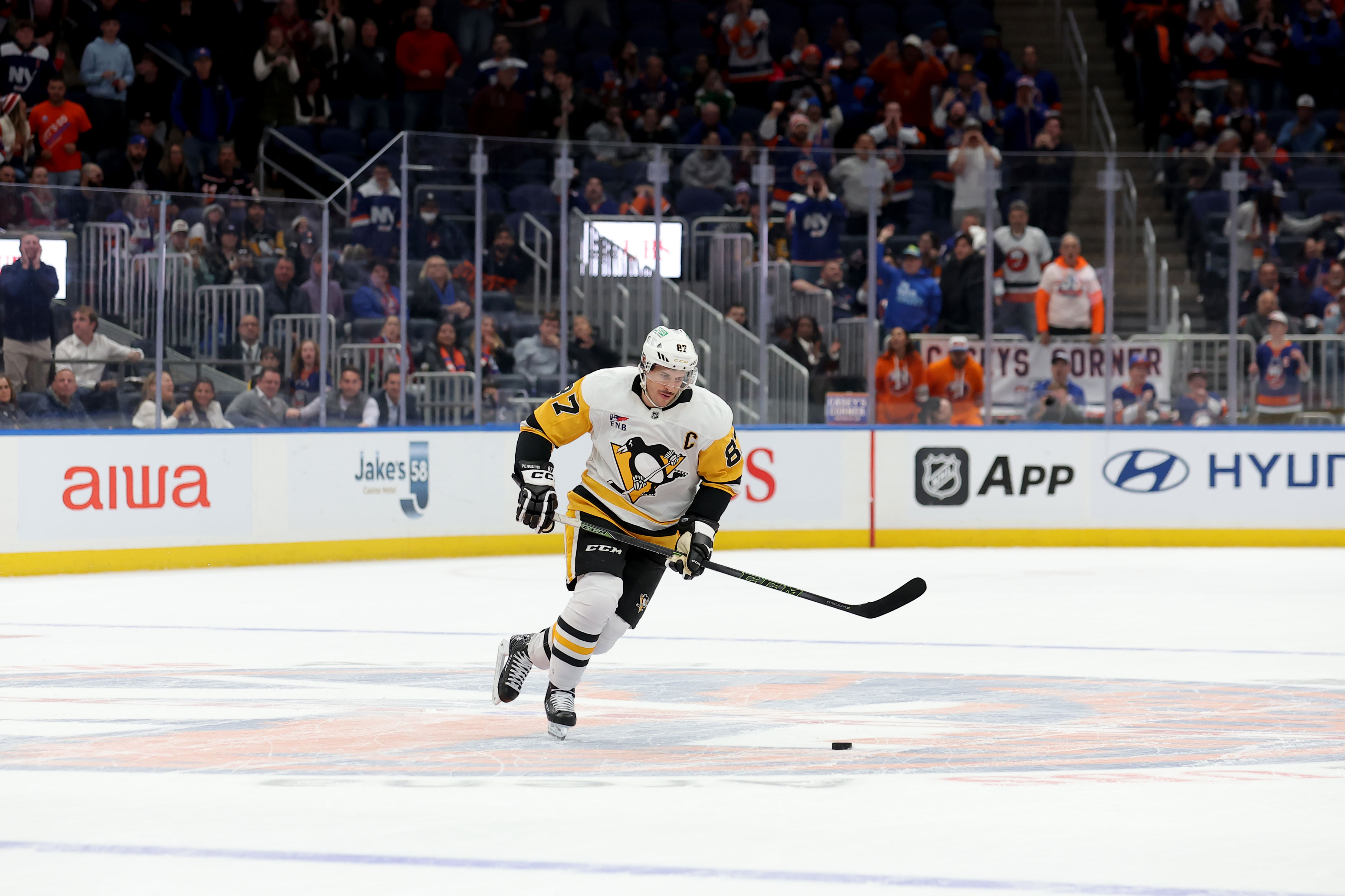 NHL: Pittsburgh Penguins at New York Islanders - Source: Imagn