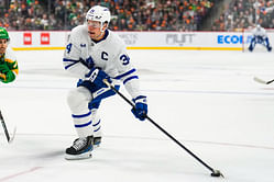 "Anyone who passes up 8 years of guaranteed money is an absolute moron" - NHL analyst perplexed by Auston Matthews decision to decline long-term deal