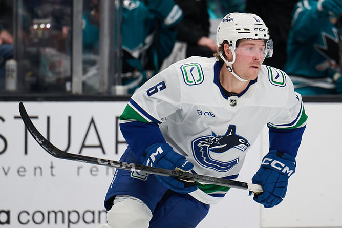 Watch: Tanner Jeannot ejected for catching Brock Boeser with a head hit