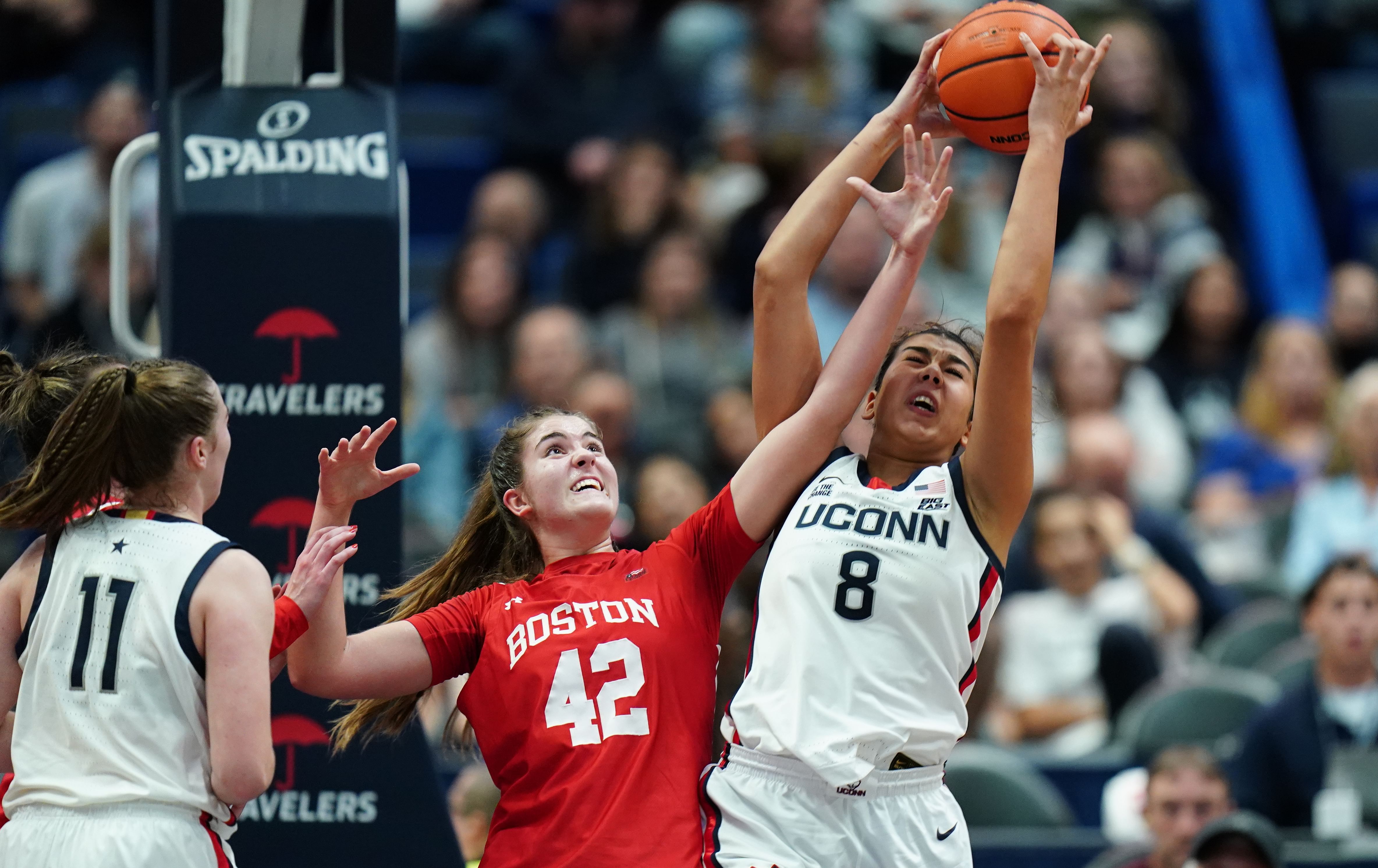 Jana El Alfy impressed in her UConn Huskies debut.