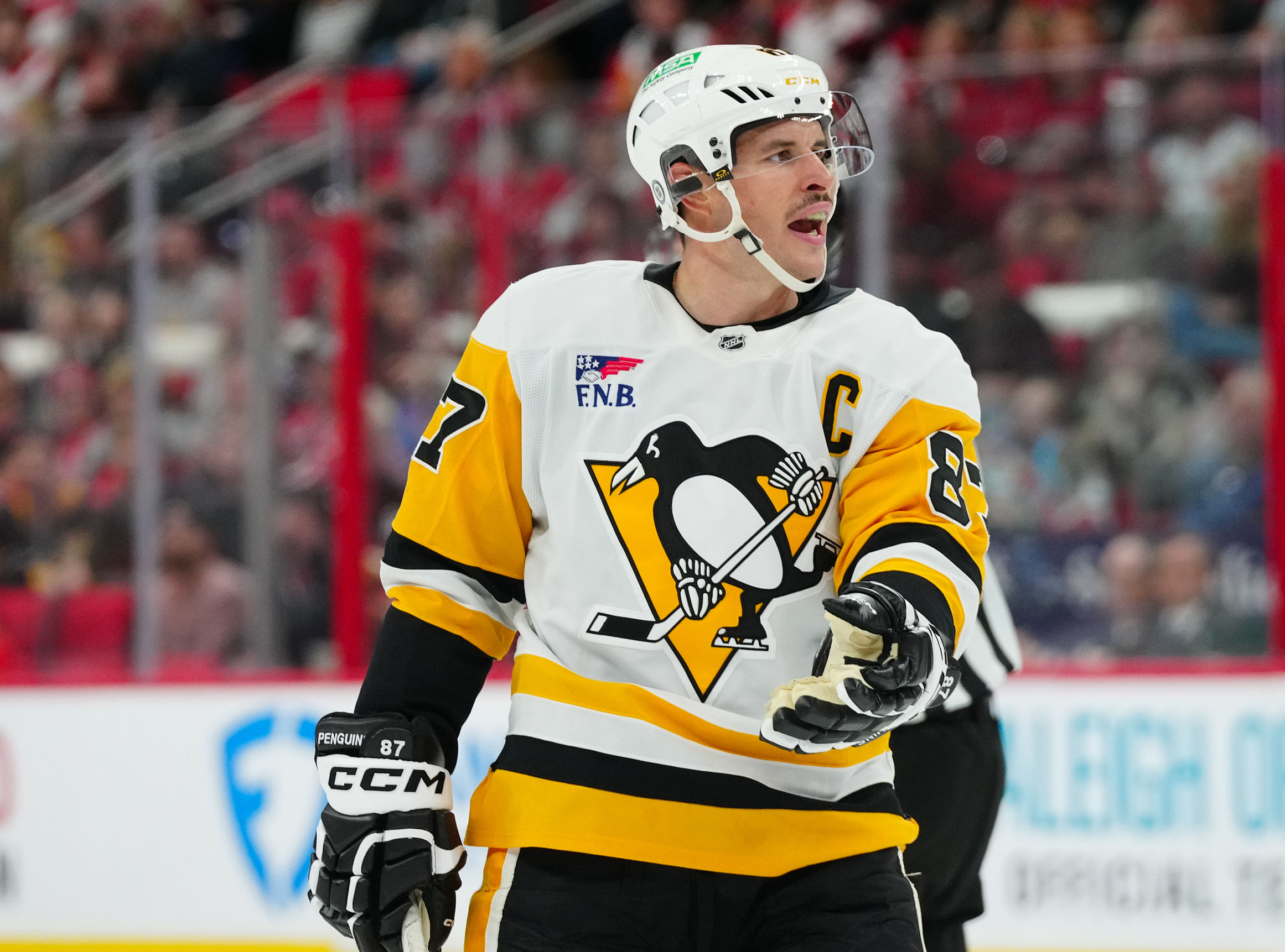 Sidney Crosby has over 800 PIM (Imagn)