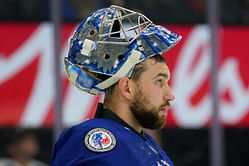 Leafs HC Craig Berube makes his feelings known on Anthony Stolarz's barehanded save