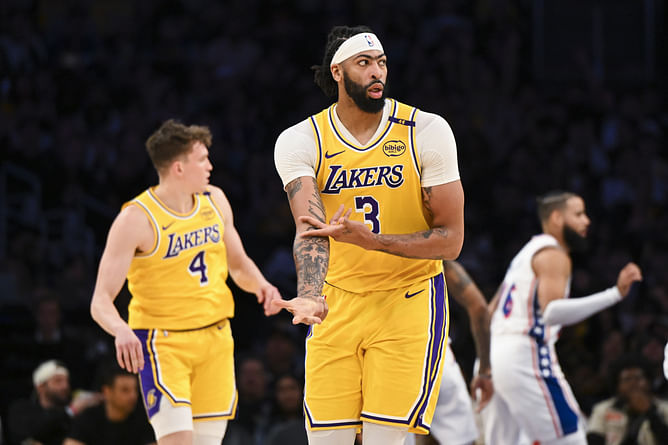 Is Anthony Davis playing tonight against Toronto Raptors? Latest on Lakers superstar's status explored (Nov. 10)