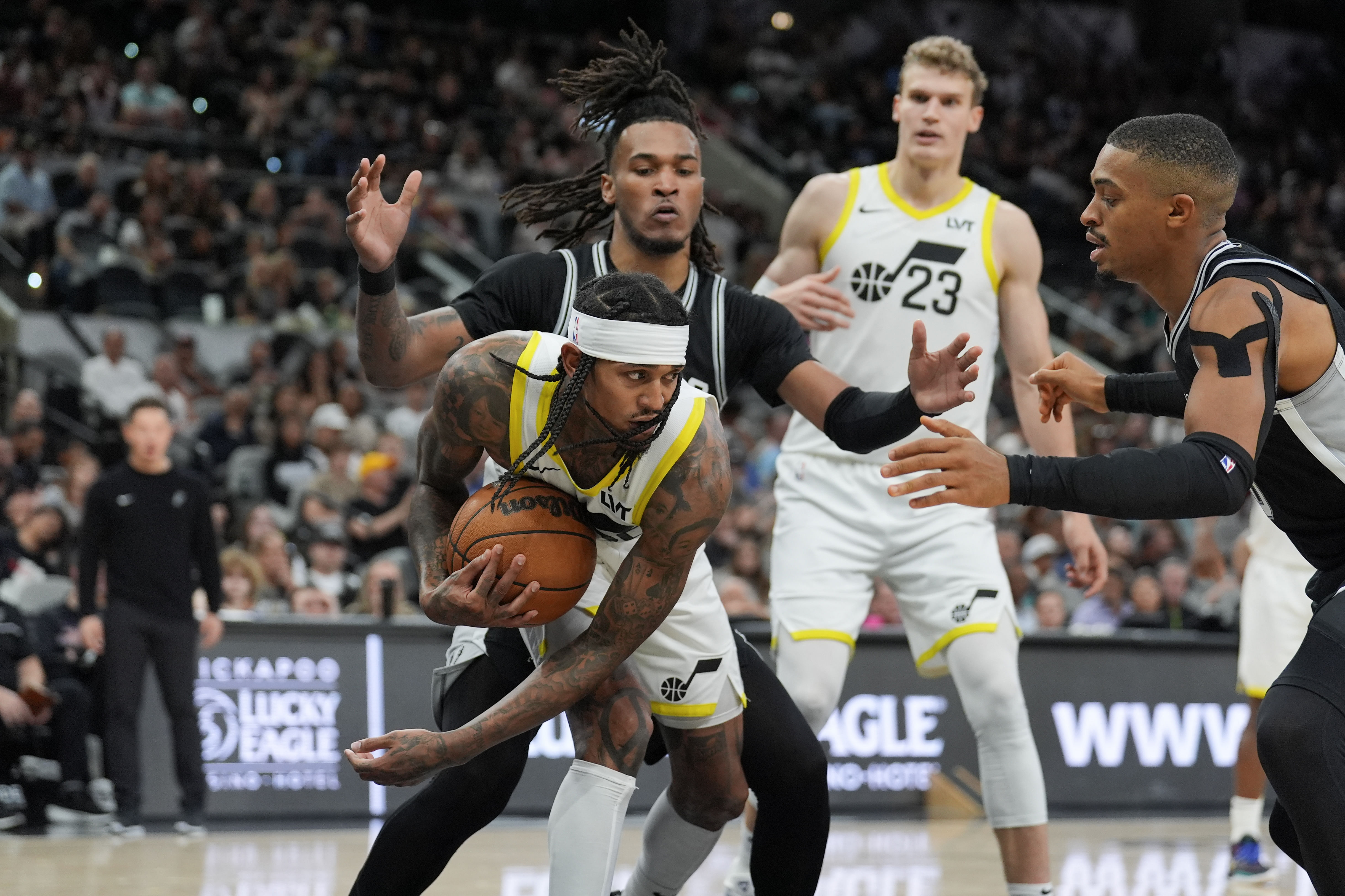 NBA: Utah Jazz at San Antonio Spurs - Source: Imagn