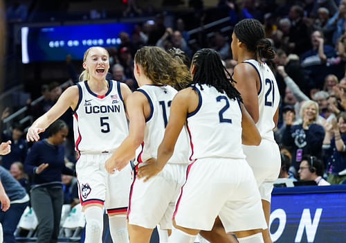 Paige Bueckers with her UConn teammates (NCAA Women's Basketball: South Florida at Connecticut - Source: Imagn)