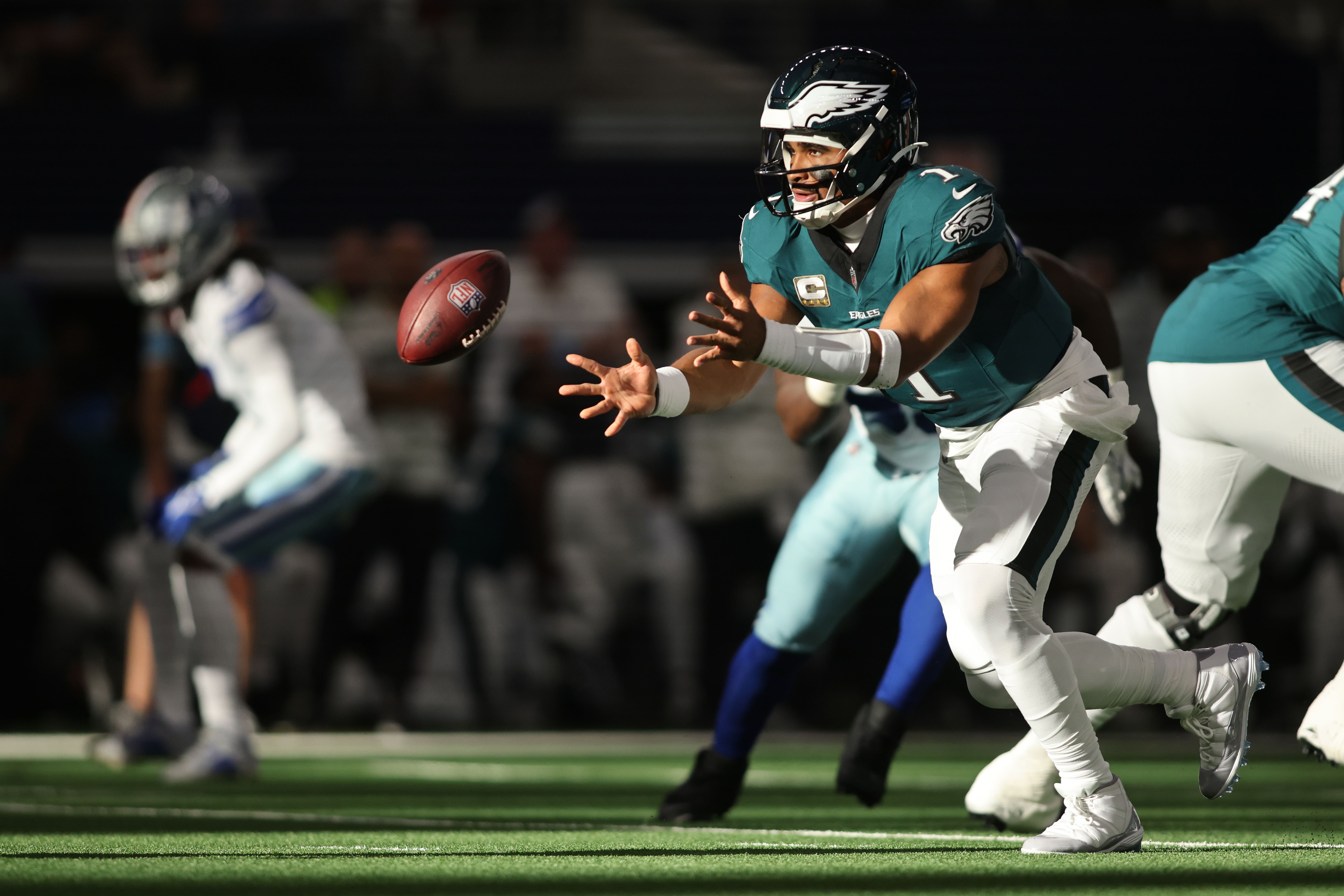 Jalen Hurts at Philadelphia Eagles at Dallas Cowboys - Source: Imagn