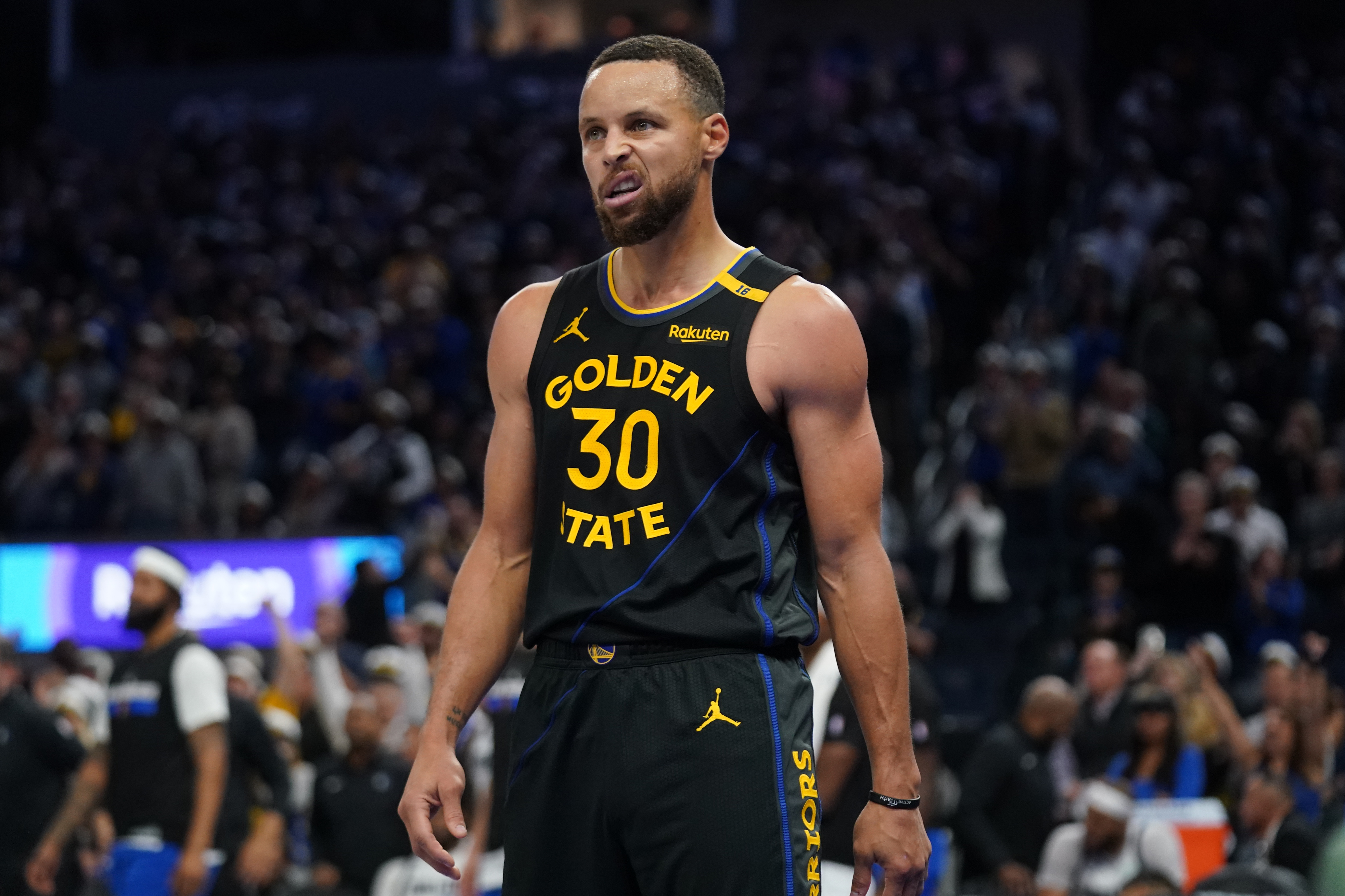 Putting Steph Curry in the same bracket as Michael Jordan is disrespectful to the Warriors star, claims popular Twitch streamer