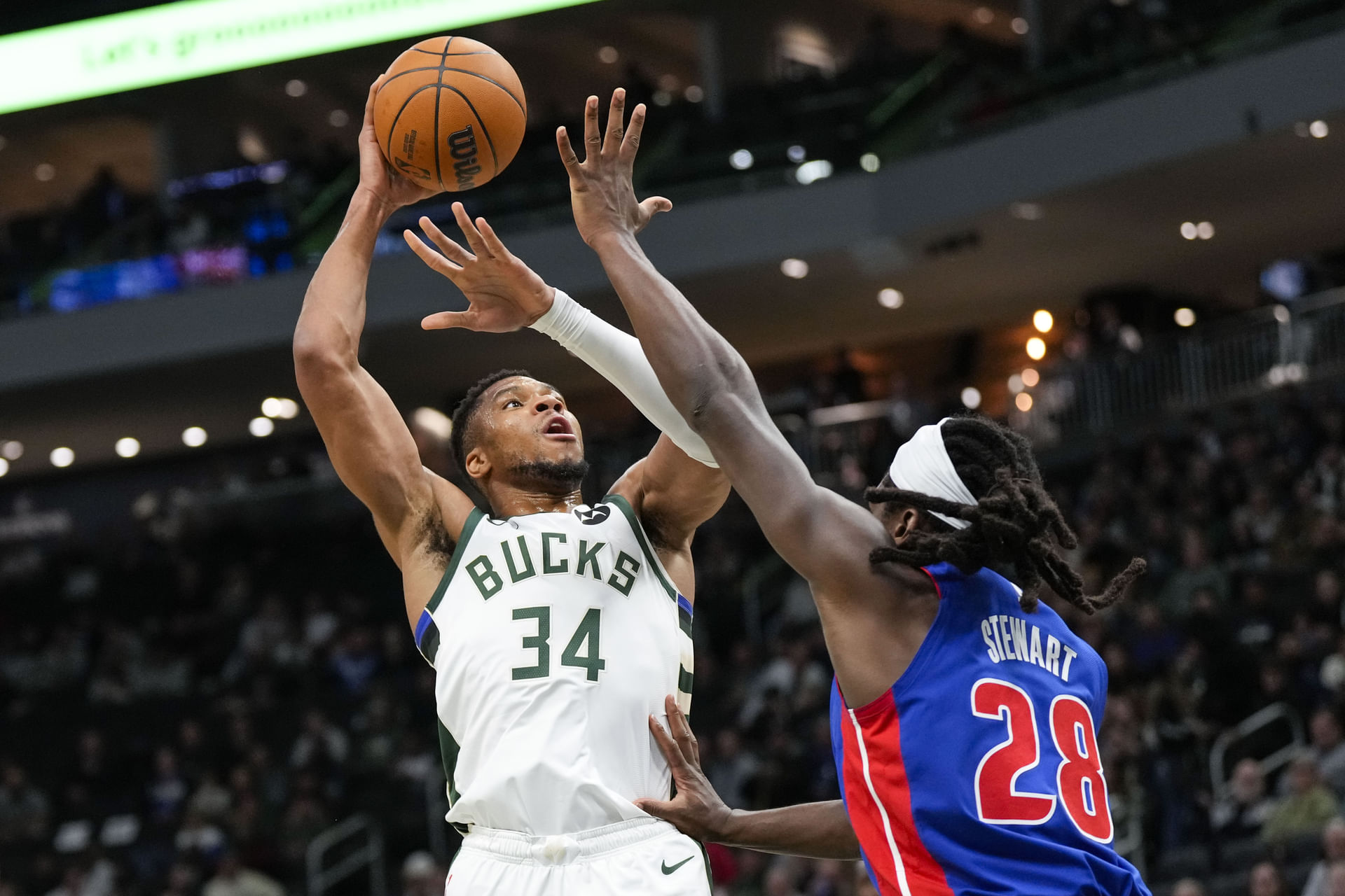 NBA: Detroit Pistons at Milwaukee Bucks - Source: Imagn