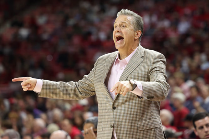 NCAAB analyst calls out Arkansas’ John Calipari for failing to “do something different”; gives the edge to Kentucky and Mark Pope