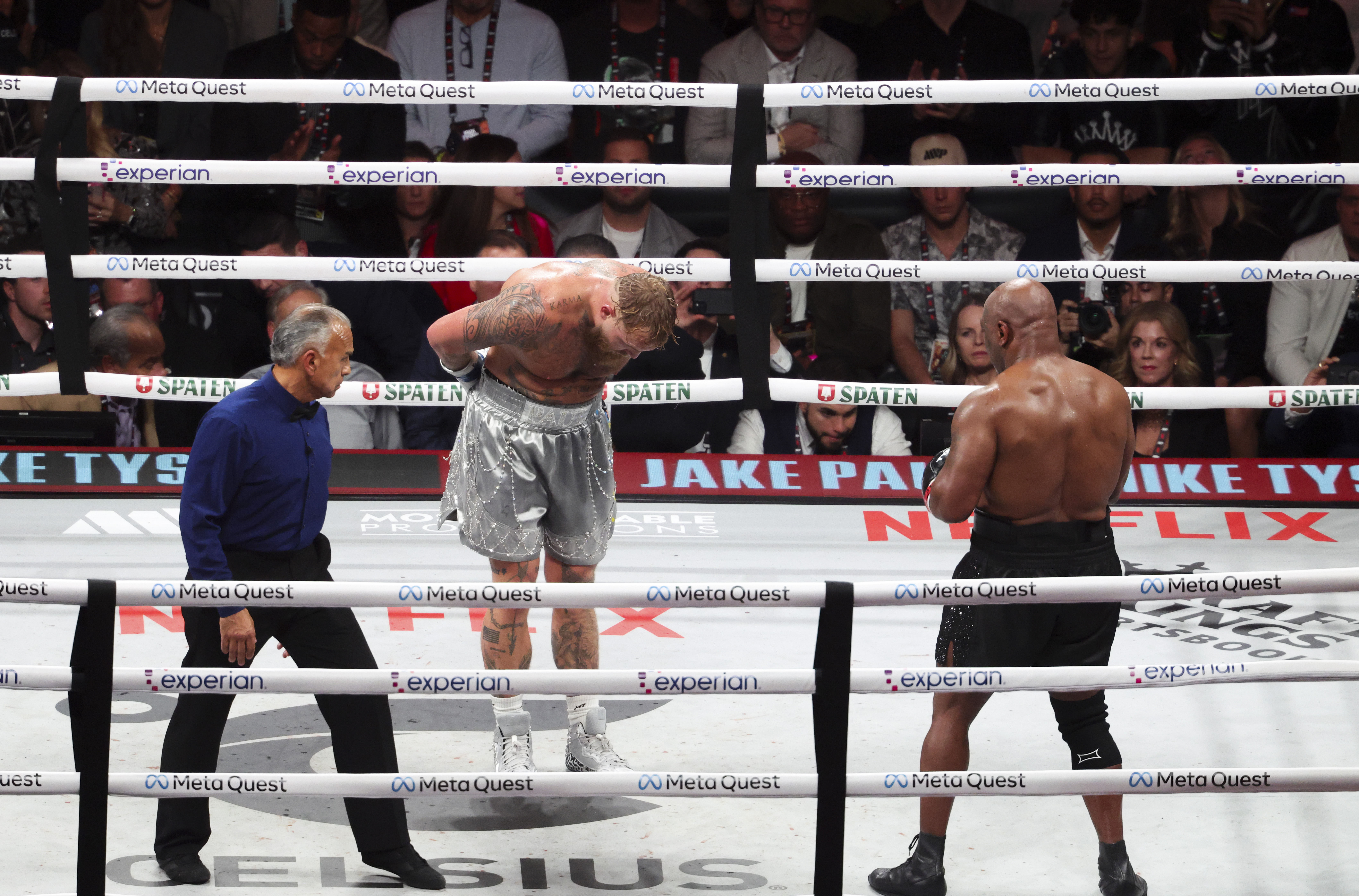 Jake Paul bowed to Mike Tyson on the final round of their professional boxing match - Source: Imagn