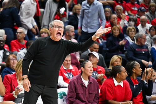 Coach Geno Auriemma shouting from the sidelines as FDU face UConn in Connecticut (NCAA Womens Basketball: Fairleigh Dickinson at Connecticut - Source: Imagn)