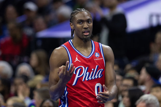 "Taller than you": 6-foot-2 Tyrese Maxey hilariously gets offended after reporter calls him "small"