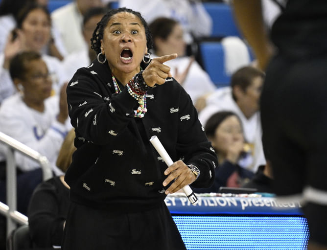 "Why is Chloe Kitts and Joyce Edwards not playing more?": Women's hoops fans slam South Carolina HC after loss vs UCLA