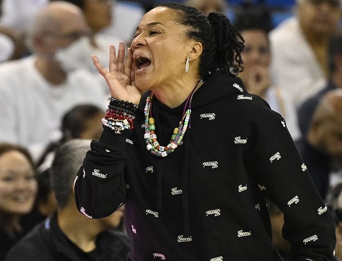 “We just needed to put a complete game together”: Dawn Staley offers insight on South Carolina’s electric 76-36 win over Iowa State