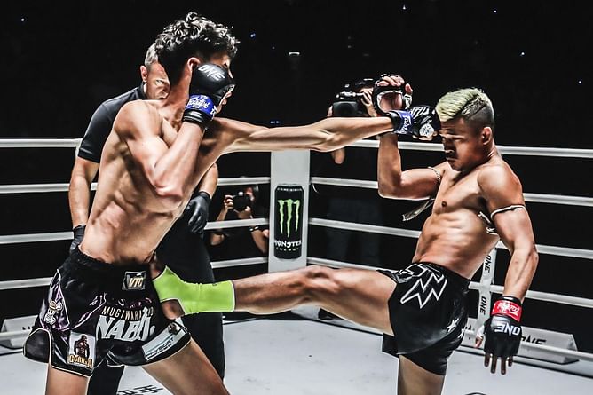 WATCH: Superlek Kiatmoo9 goes chopping in insane knockout finish of 6-foot-4 phenom Nabil Anane