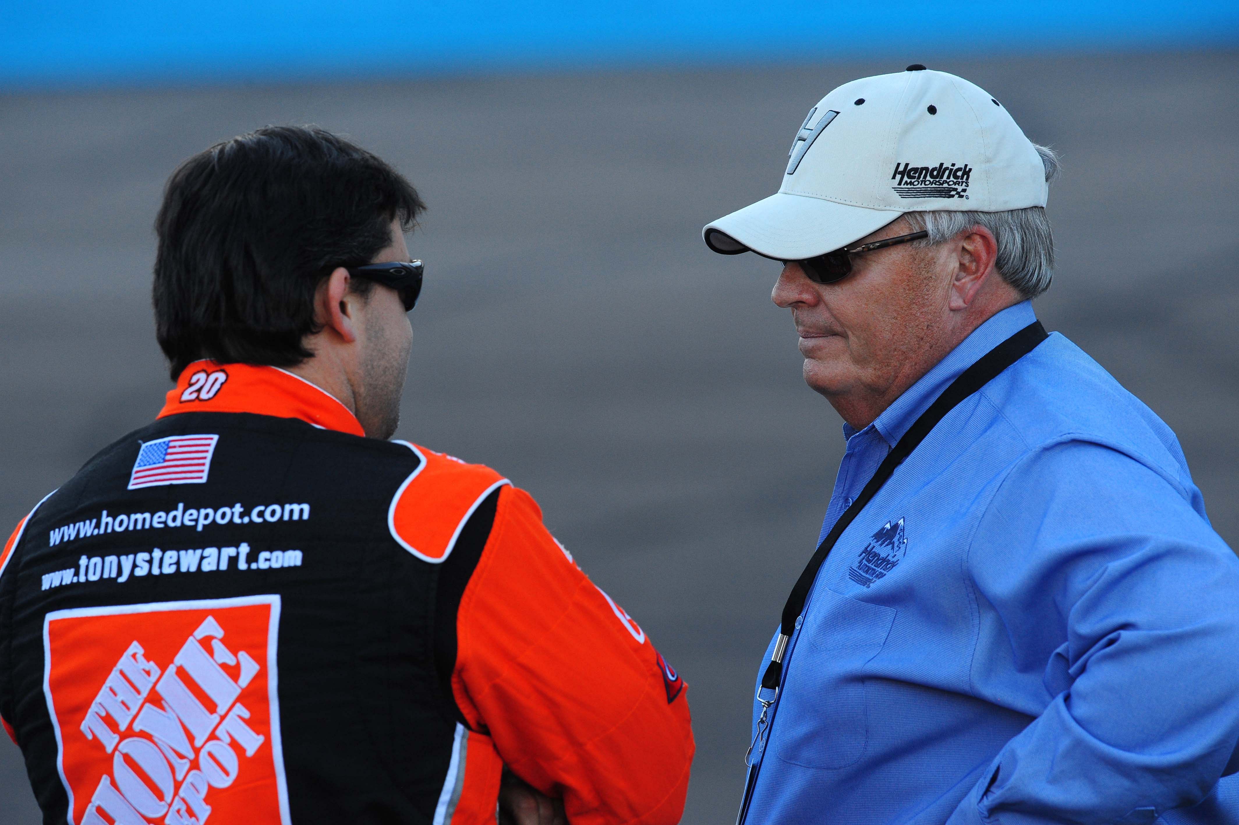 Tony Stewart chats with Rick Hendrick at Phoenix International Raceway in 2008- Source: Imagn