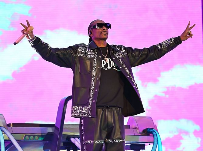 "Unc you switched up hella quick": Snoop Dogg memes erupt as netizens react to rapper praising Kendrick Lamar's album