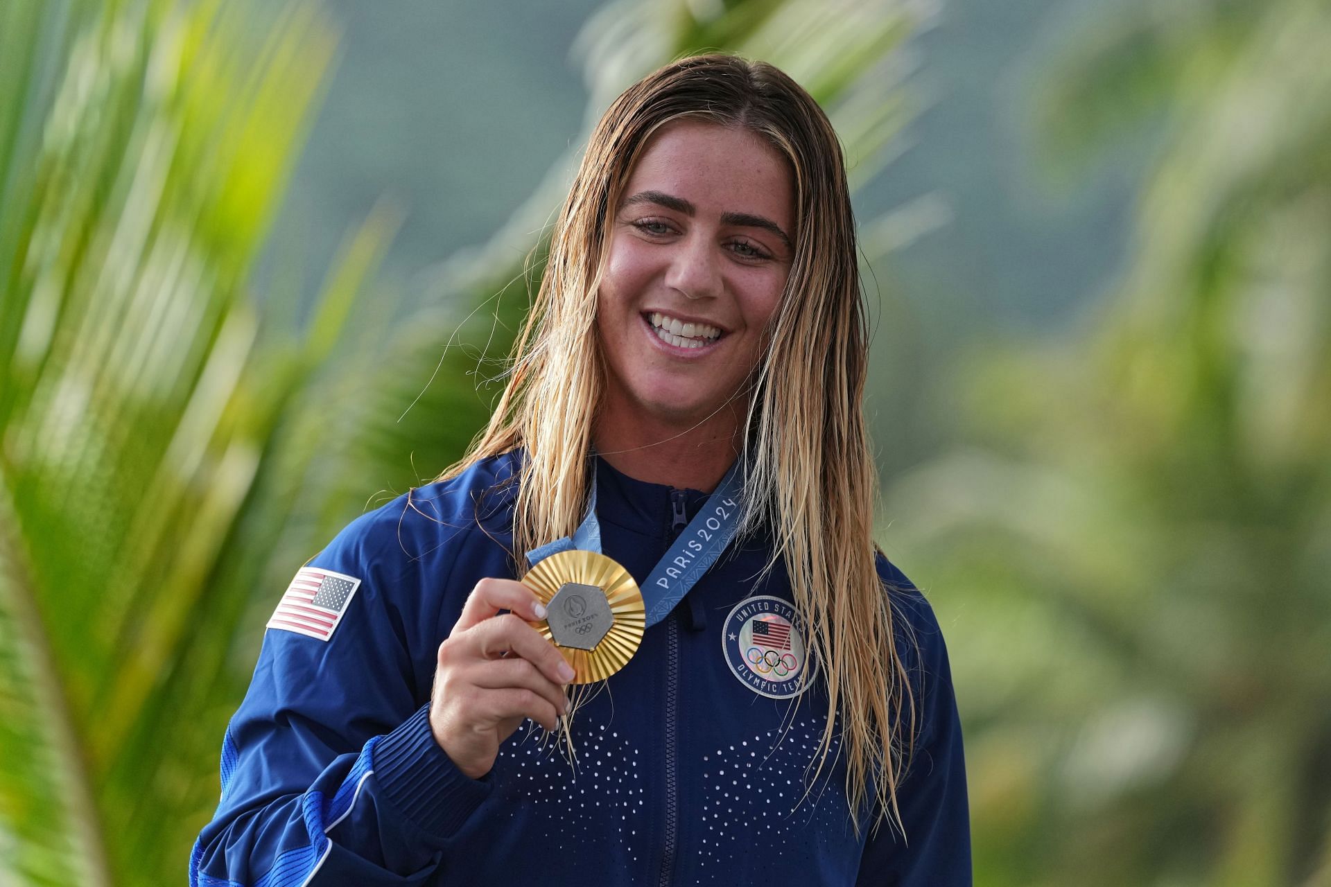 Marks with her shortboard Olympic gold medal on the ninth day of the 2024 Paris Games (Image via: Getty Images)