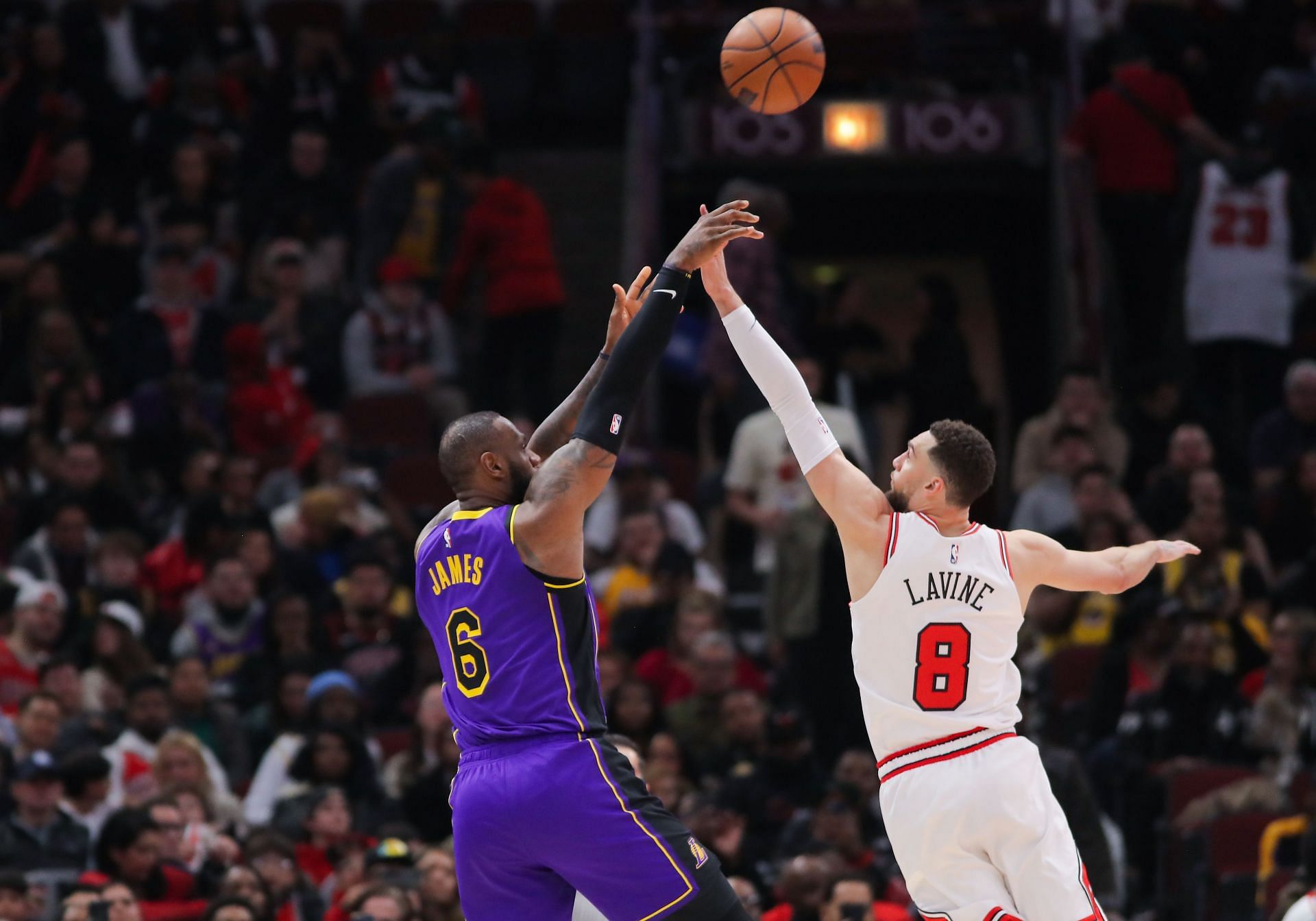 Chicago Bulls&#039;s Zach LaVine tries to block LeBron James from scoring for LA Lakers (Credits: Getty)