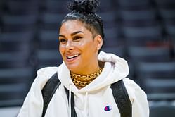 "Bro, you're trash, Mannnnn": Alijah Arenas' mom Laura Govan shares a hilarious outtake of her father from Thanksgiving