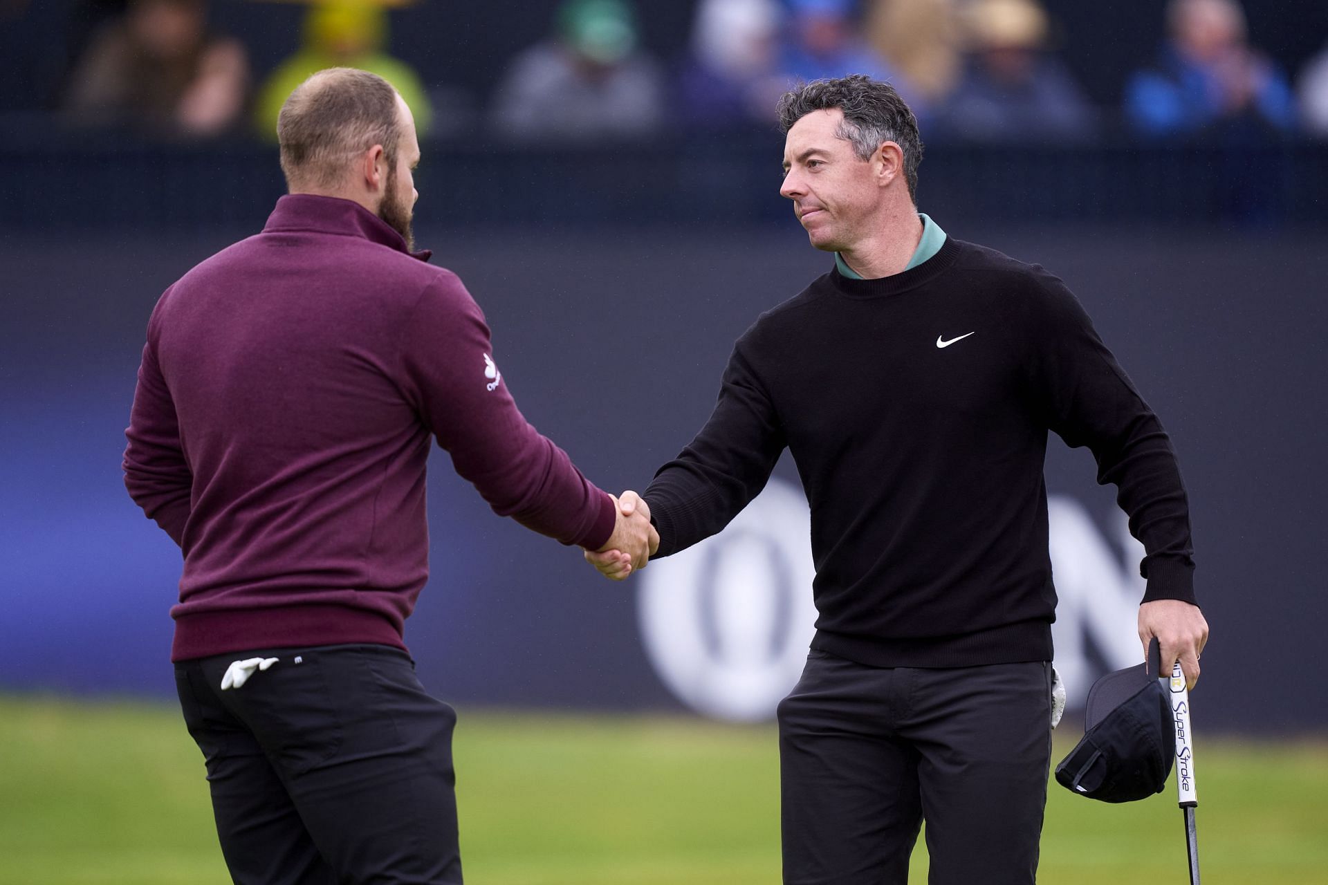 Who is leading the 2024 DP World Tour Championship after day 1