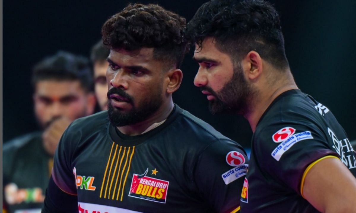 अजिंक्य पंवार और परदीप नरवाल (Photo Credit - instagram/bengalurubullsofficial)