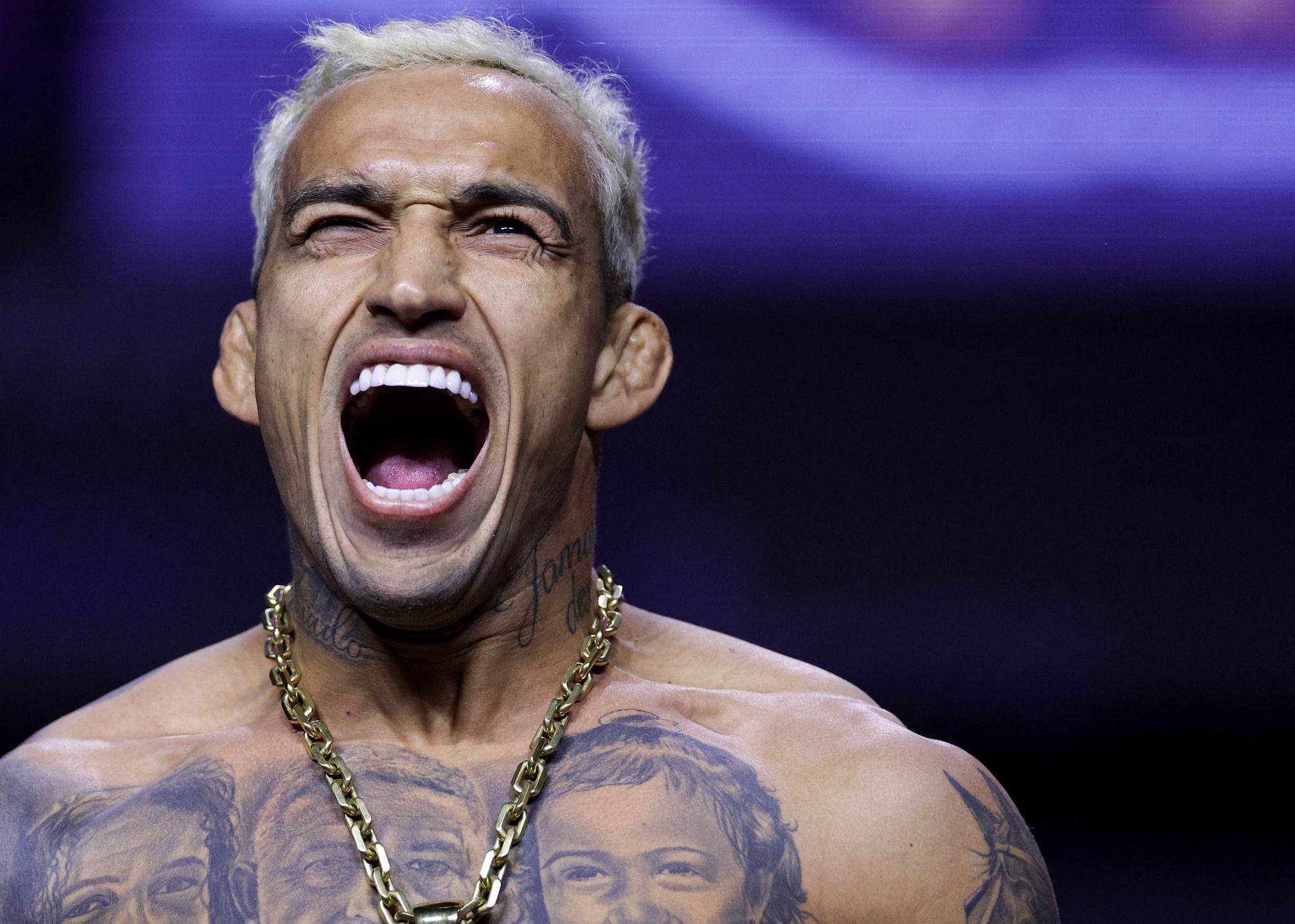 What is Charles Oliveira&rsquo;s Record?