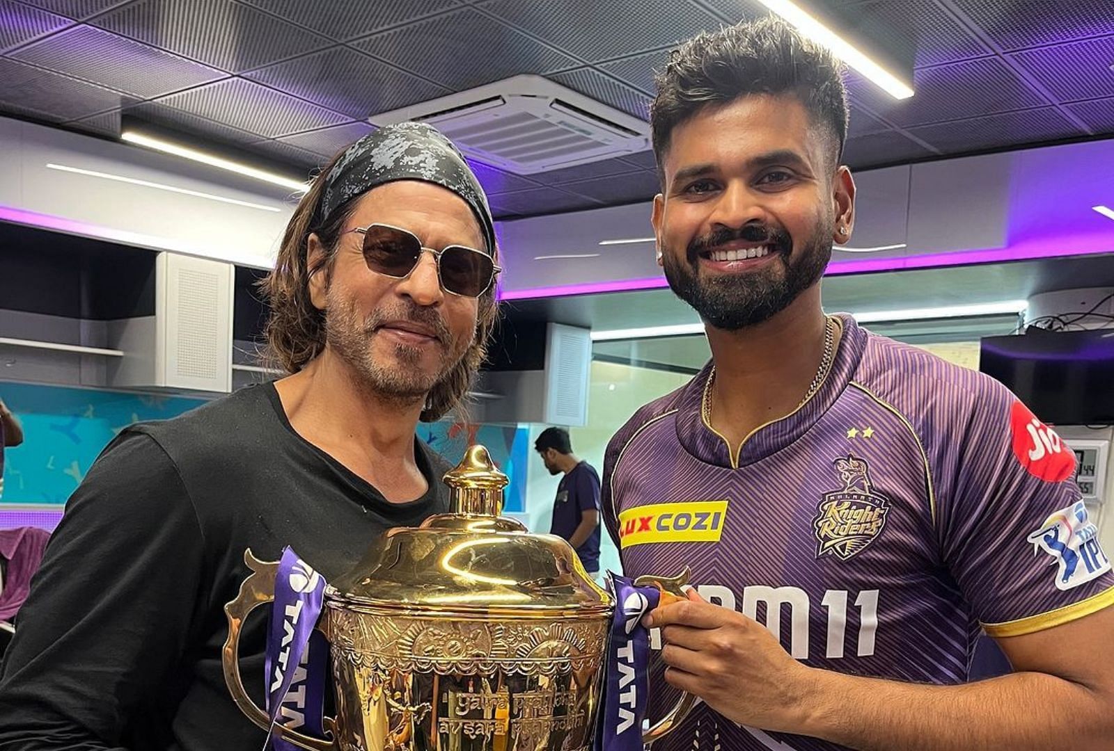 Shreyas Iyer (R) with KKR co-owner Shahrukh Khan. (Instagram)