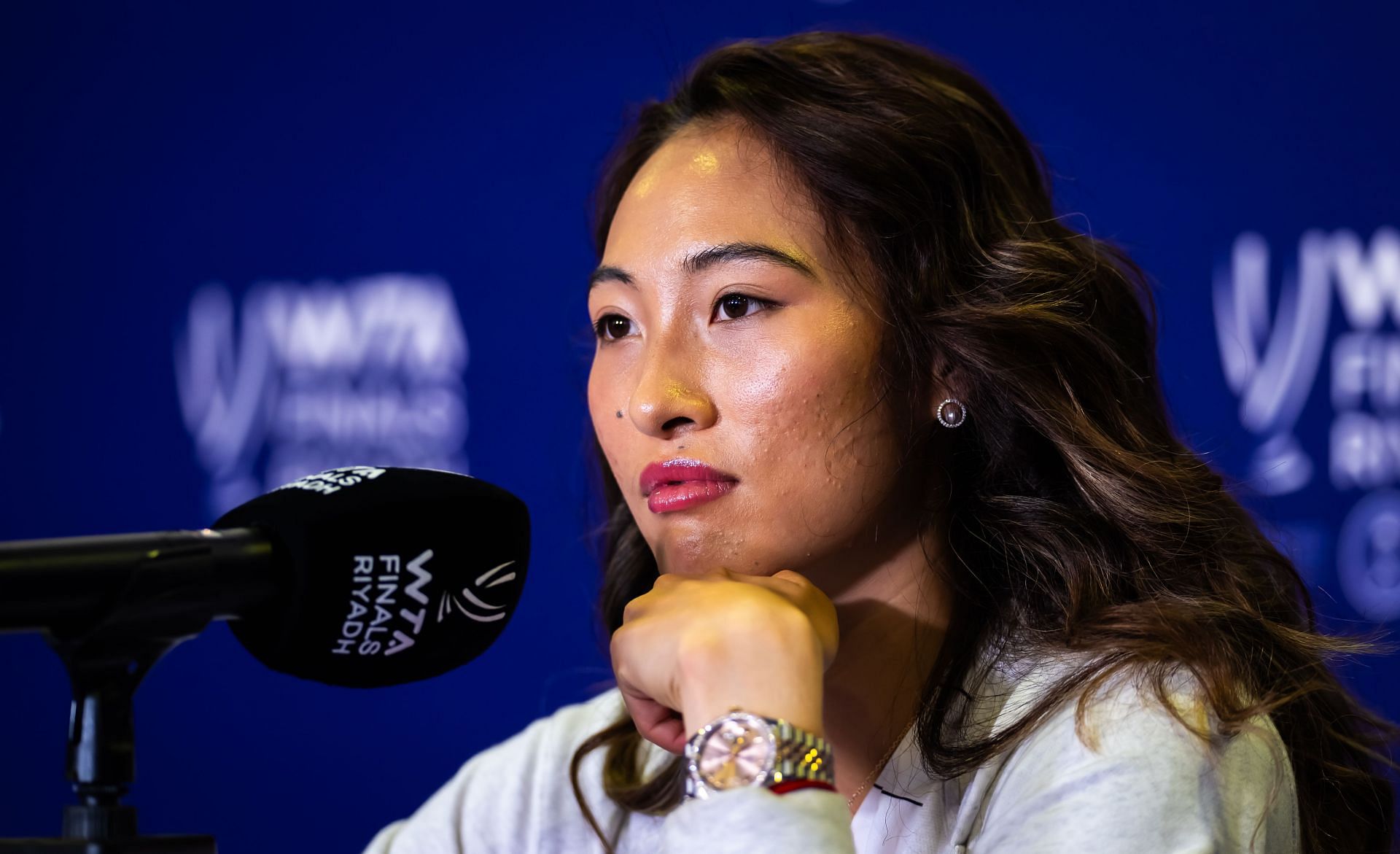 Zheng Qinwen discussed competing in Saudi Arabia before facing Aryna Sabalenka. - Source: Getty