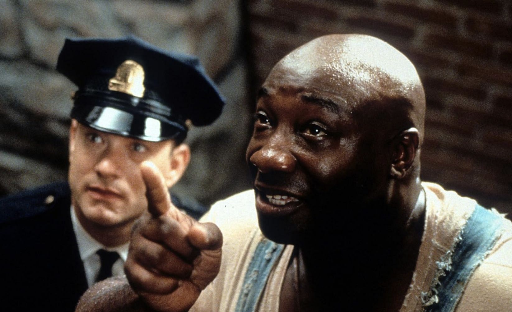 Tom Hanks and Michael Clarke Duncan in The Green Mile (Image via Castle Rock Entertainment, Columbia Pictures)