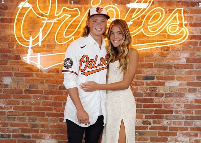 Photo: Jackson Holliday's wife Chloe turns heads in stunning honey blonde waves post glam hair appointment