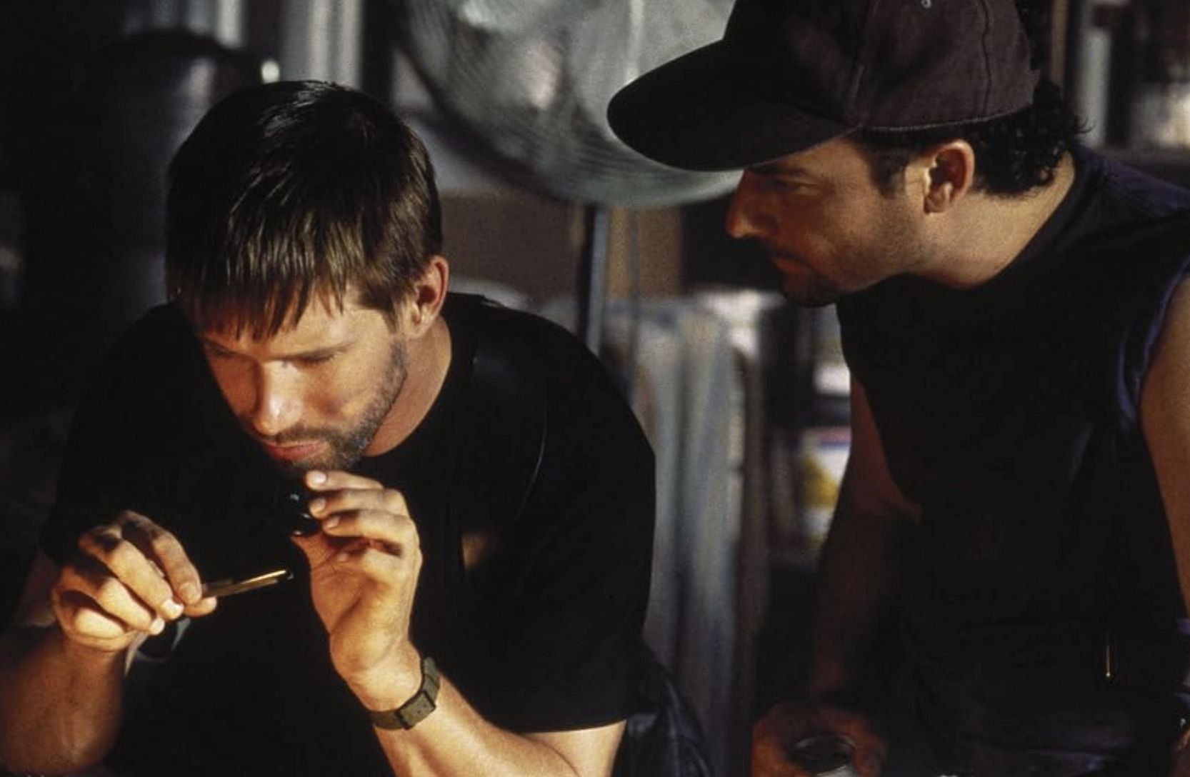 Stephen Baldwin and Kevin Pollak in The Usual Suspects (Image via Gramercy Pictures)