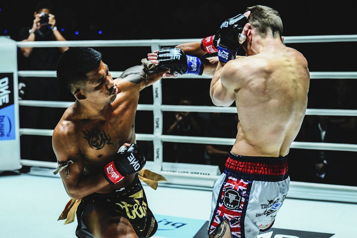 Rodtang Jitmuangnon fighting Jacob Smith | Image credit: ONE Championship