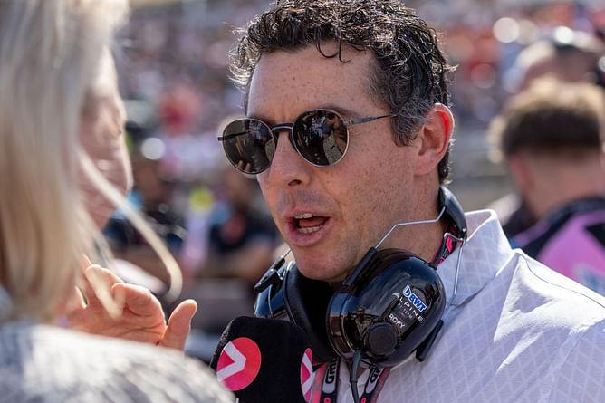 Rory McIlroy spotted in Alpine garage at the Formula 1 Las Vegas GP Qualifying