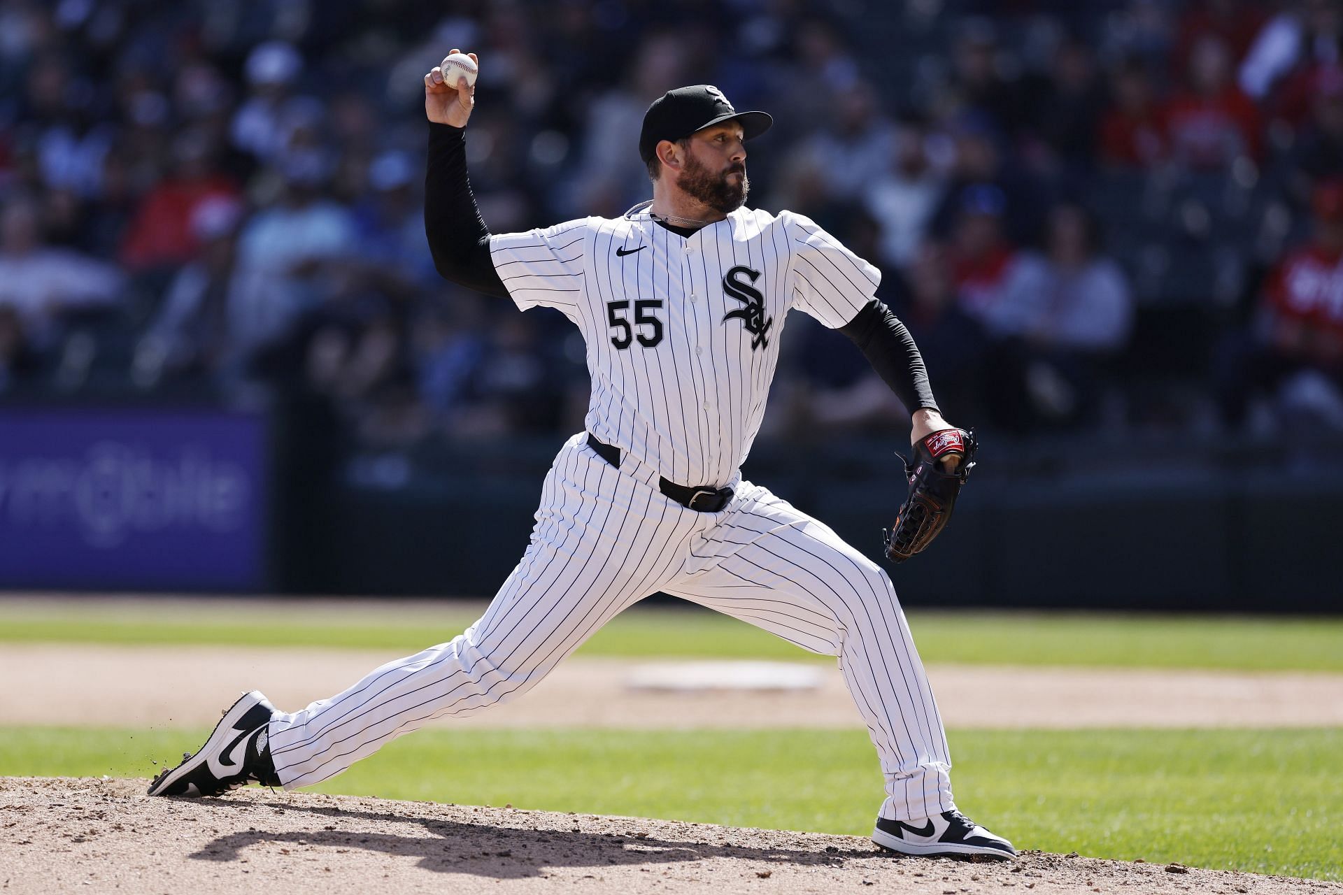 Dominic Leone in action against the Cincinnati Reds - Source: Getty