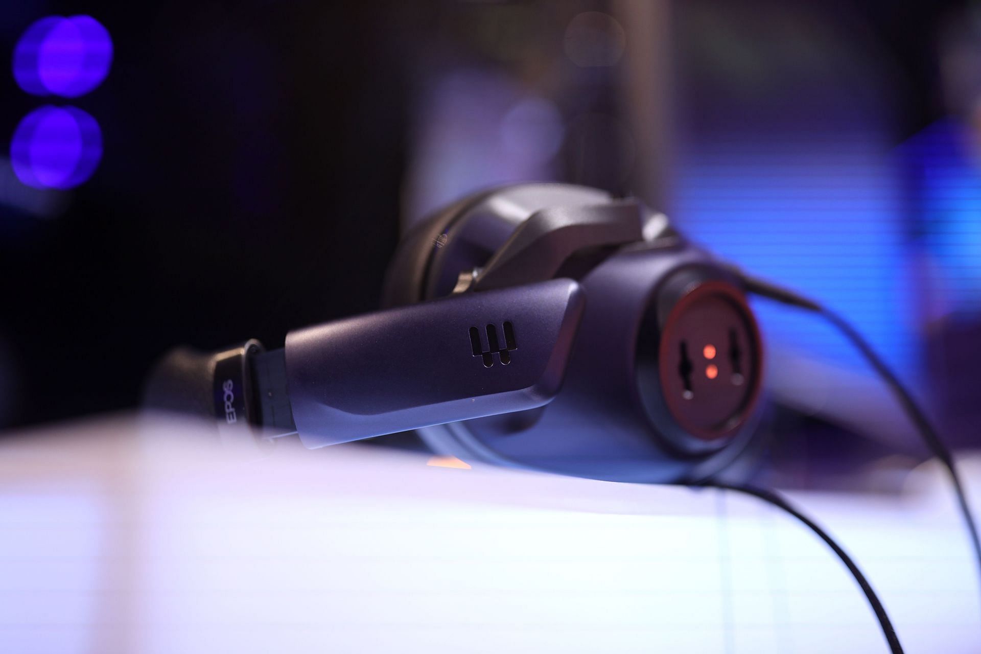 Gaming headsets (image via Getty)