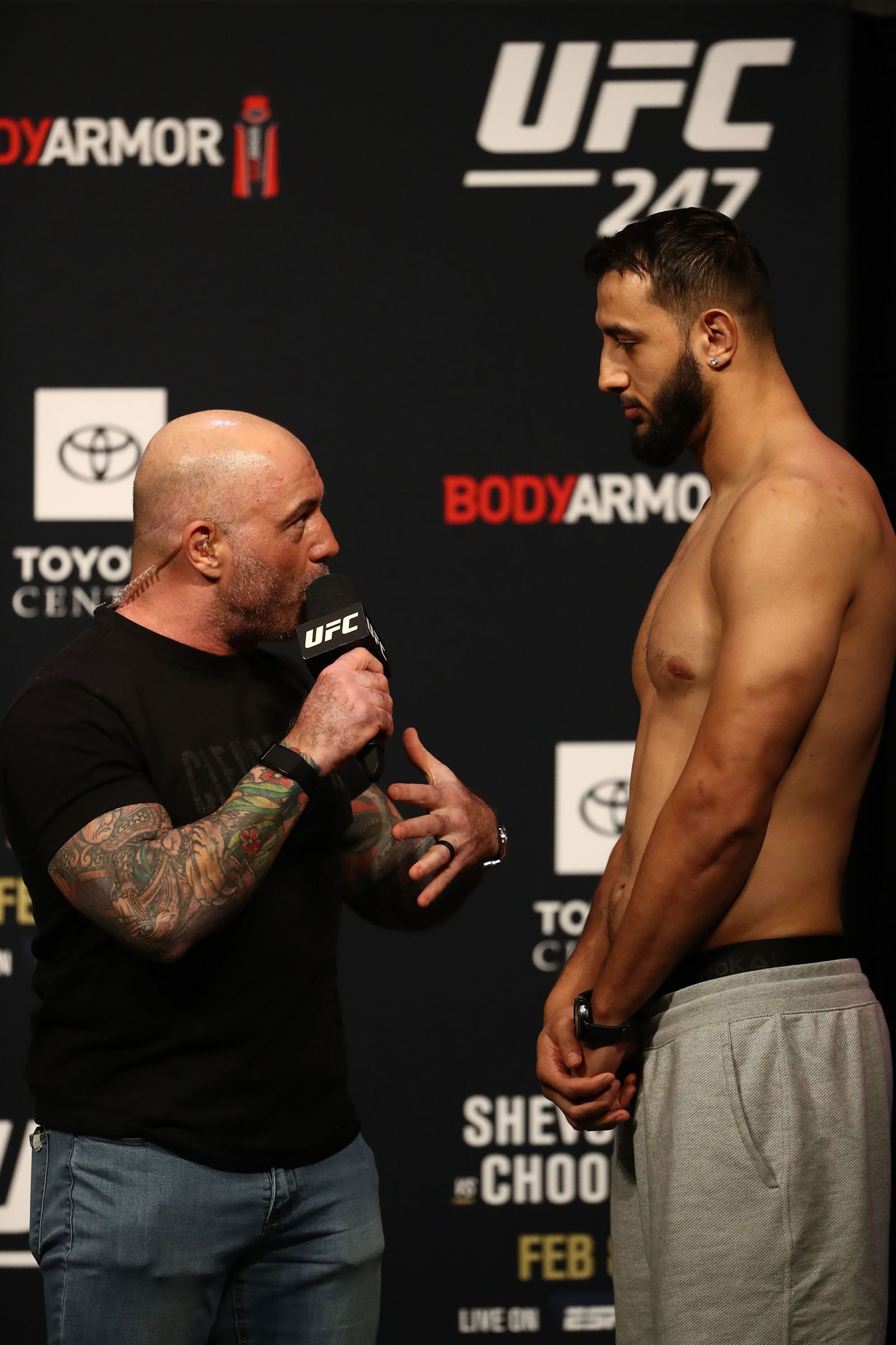 Joe Rogan Wide How tall is Joe Rogan?