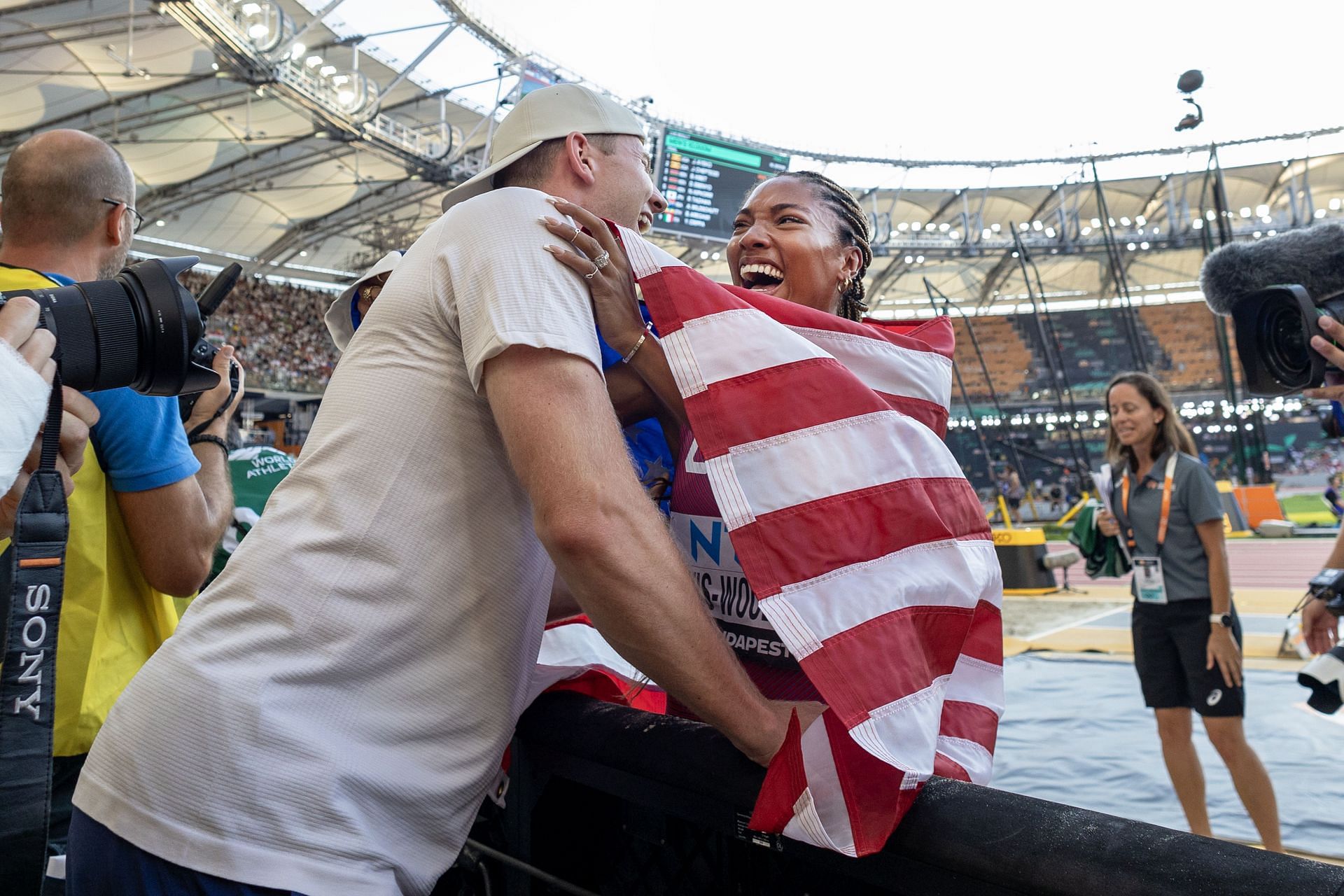 Tara Davis-Woodhall and Hunter Woodhall at the 2023 World Athletics Championships (Source: Getty)