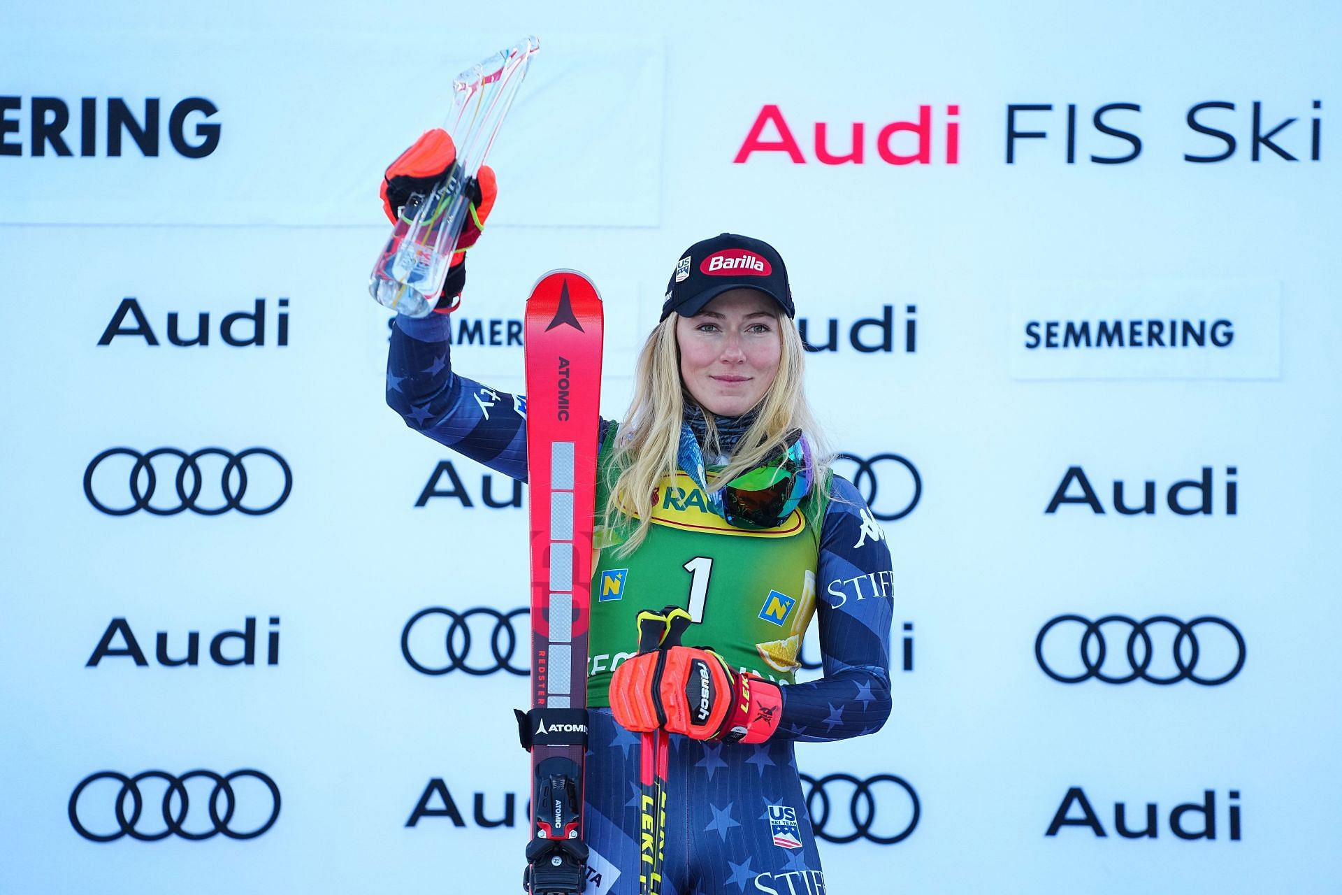 Shiffrin posing with her Giant Slalom trophy that she won at the 2022 FIS Audi Skiing World Cup (Image via: Getty)