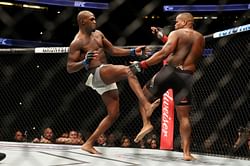 "I try to give him a hand shake" - Jon Jones on his futile attempts at squashing beef with Daniel Cormier