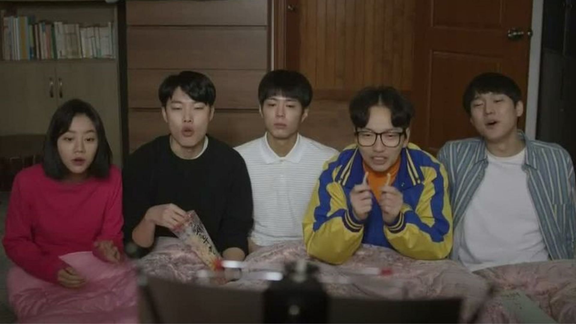 Still from Reply 1988 (Image via Netflix) 