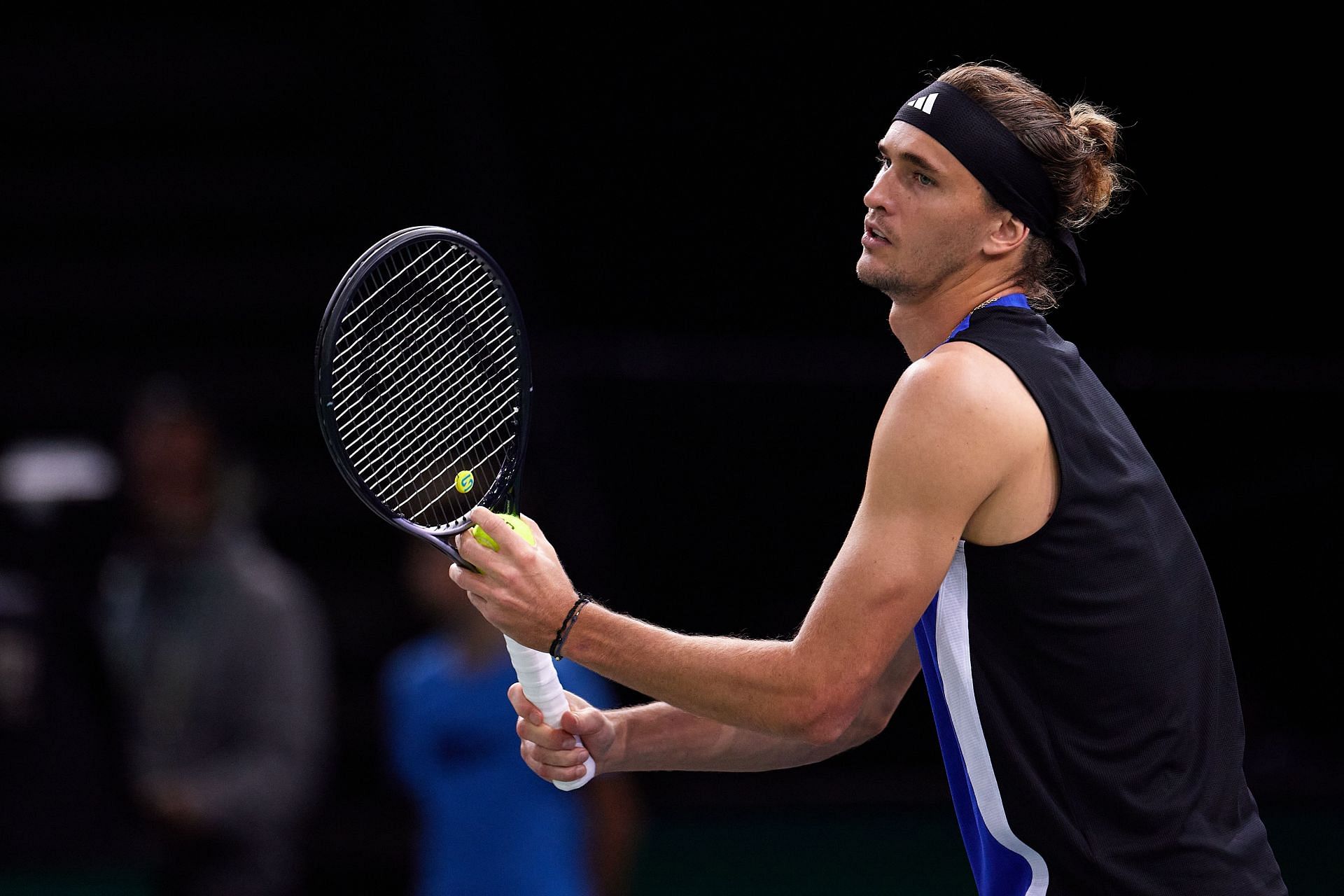 Zverev prepares to serve in the Paris Masters 2024 - Source: Getty