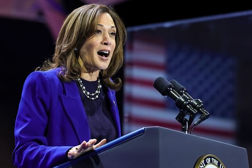 Kamala Harris campaigns across Nevada ahead of Election Day (Image via Getty)