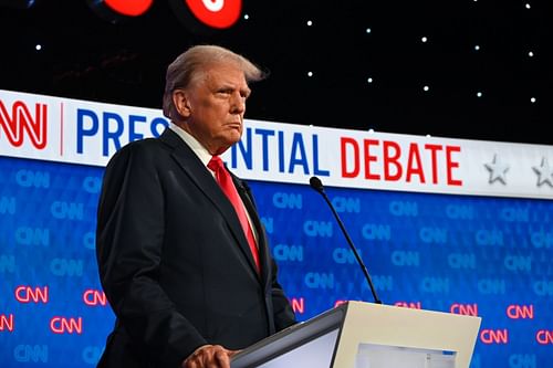 Oakes is an ardent Trump follower (Image via Kyle Mazza/Anadolu via Getty Images)