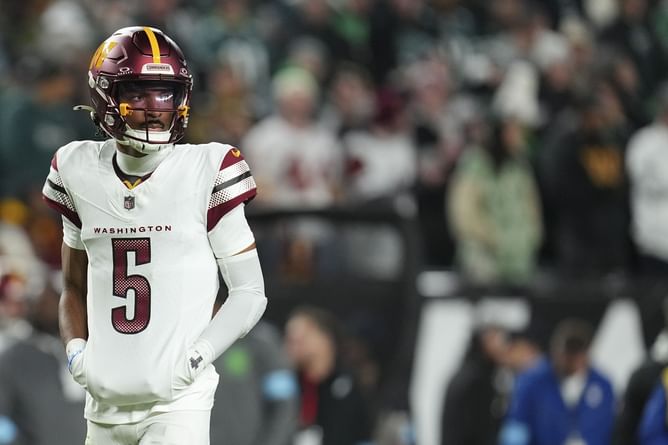 Jayden Daniels addresses hand injury sustained against Eagles