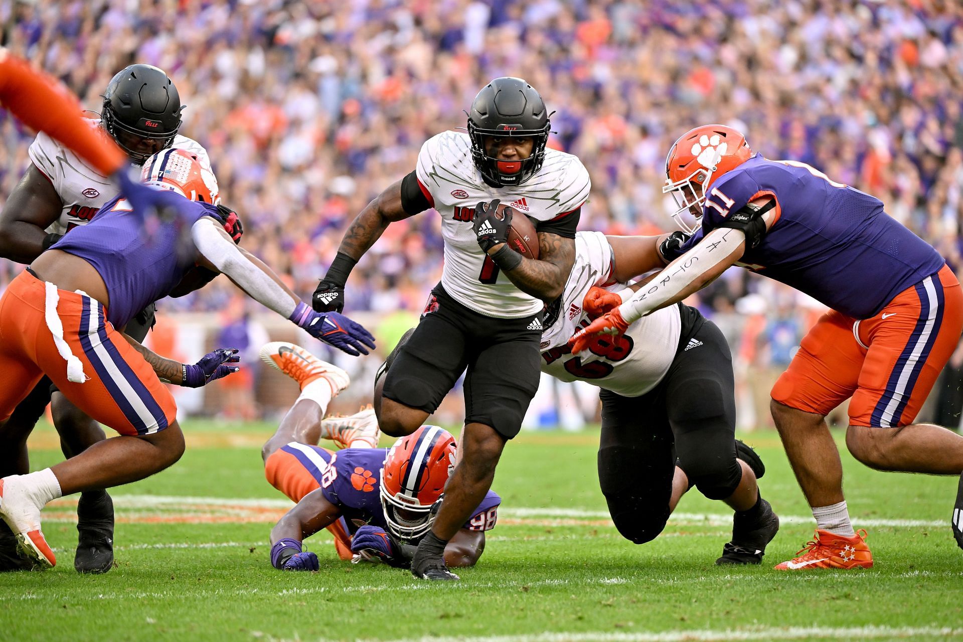 Louisville v Clemson - Source: Getty