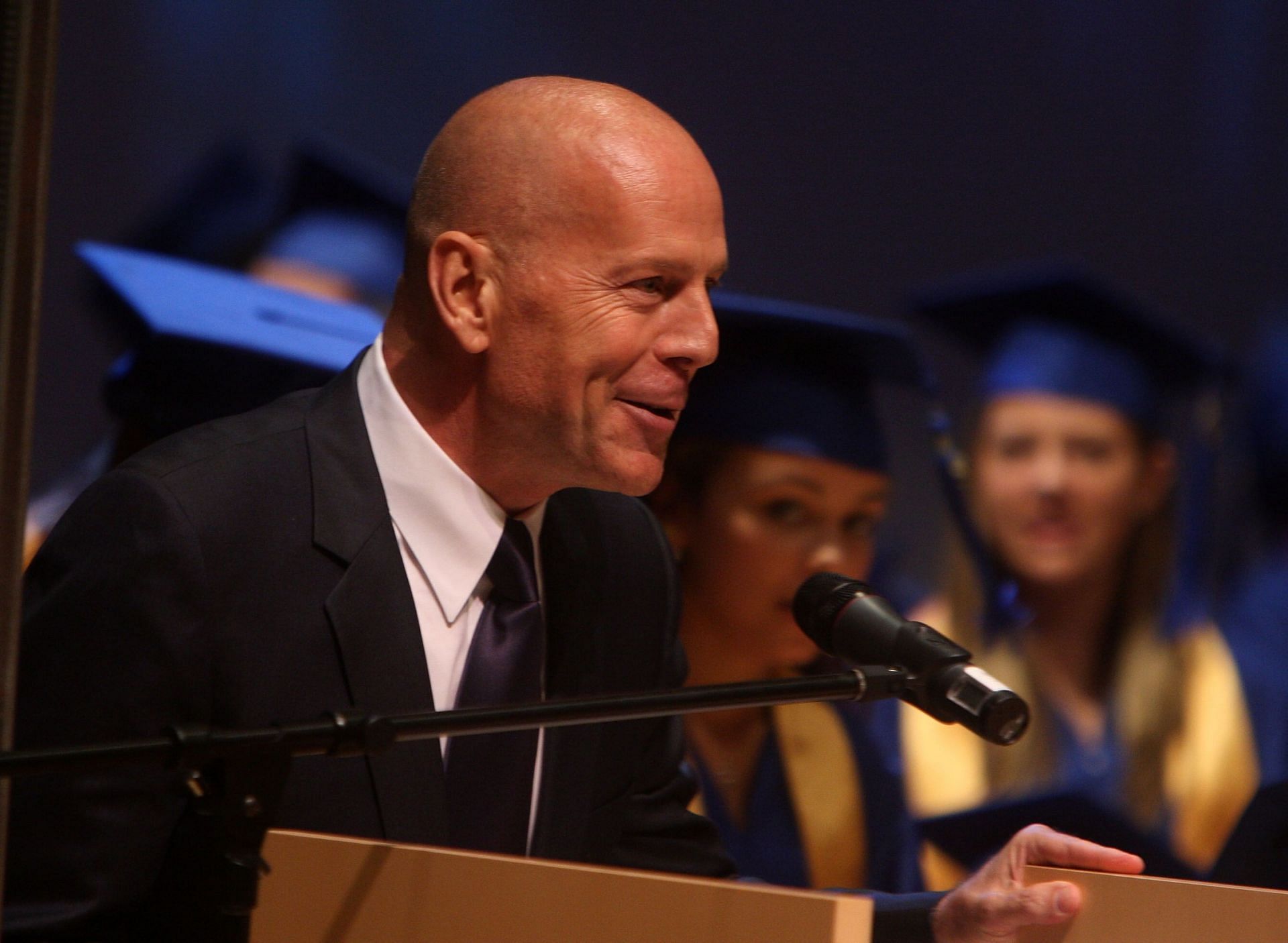 Bruce Willis Speaks At The 2009 Frank Sinatra School of the Arts Graduation (Image via Getty)