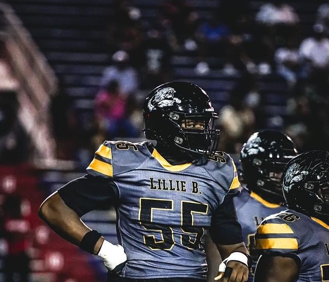 Williamson High School offensive tackle Carde Smith #55 during a game. Image via @Carde_Smith5 on X