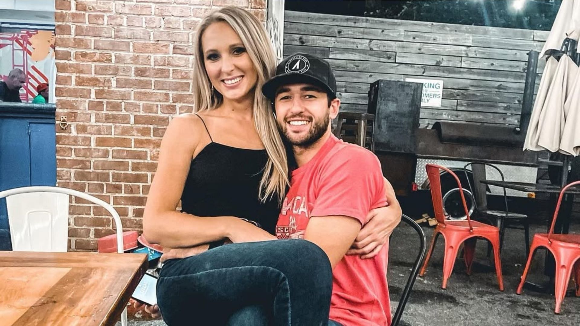 Ashley Anderson makes her feelings known on Chase Elliott