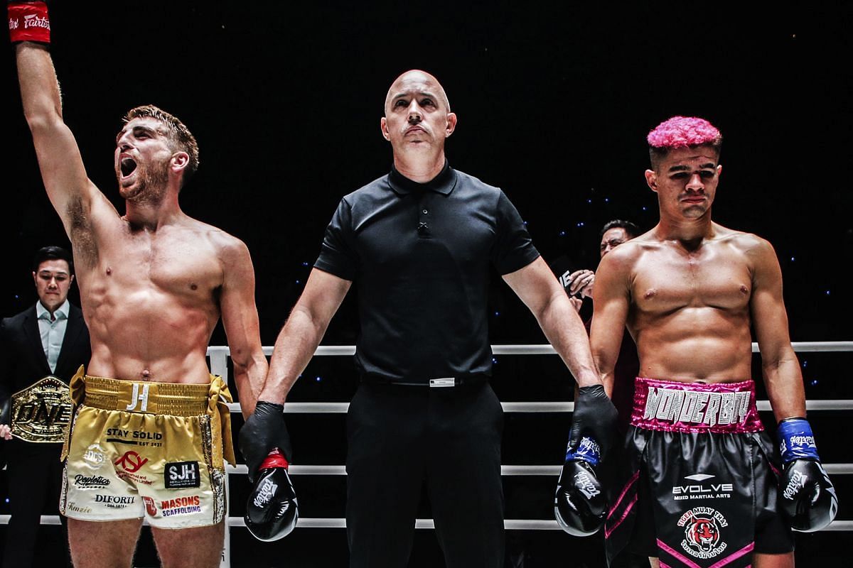 Fabricio Andrade (right) Jonathan Haggerty (left) [Photo via: ONE Championship]